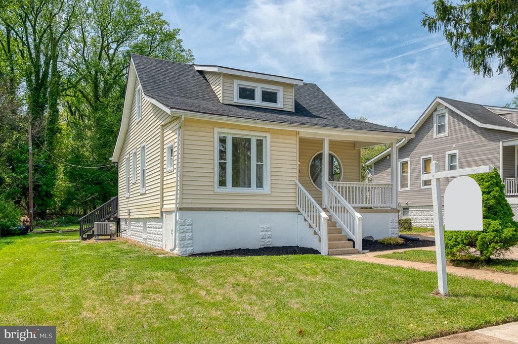 Image 60 of property listing at 2906 OAK HILL AVE, Baltimore, MD 21207