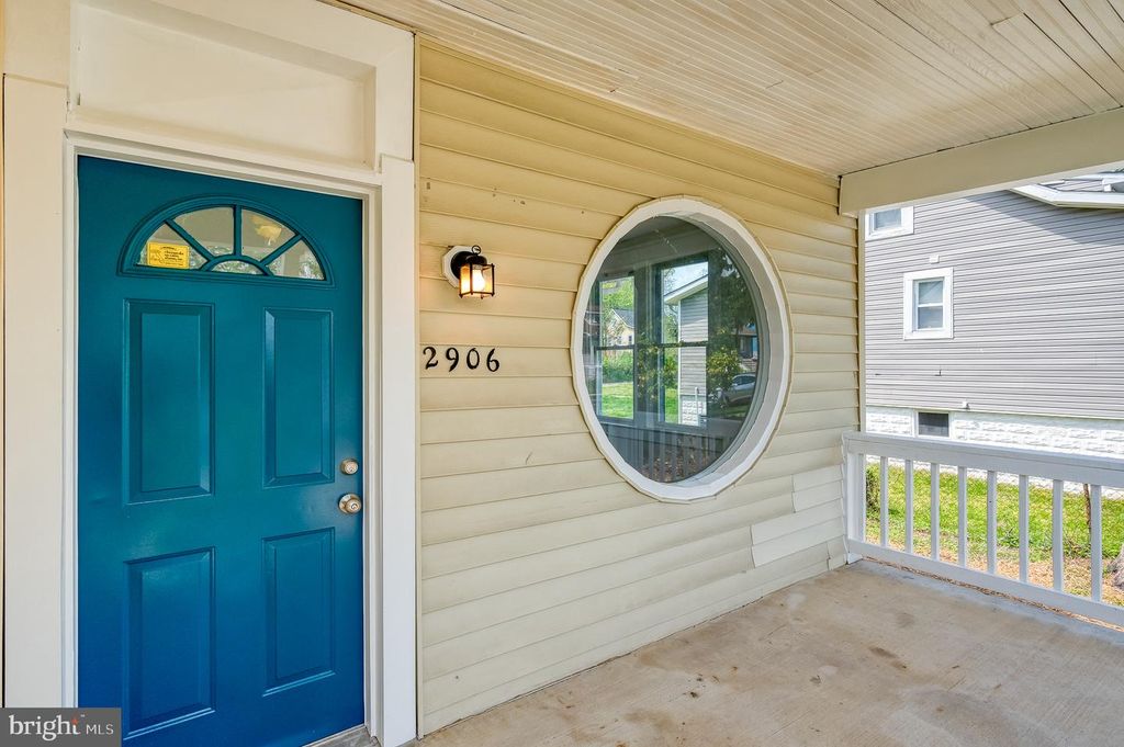 Image 8 of property listing at 2906 OAK HILL AVE, Baltimore, MD 21207