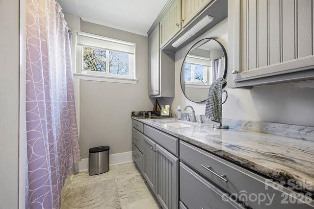 2841 20th Street NE, Hickory, NC 28601