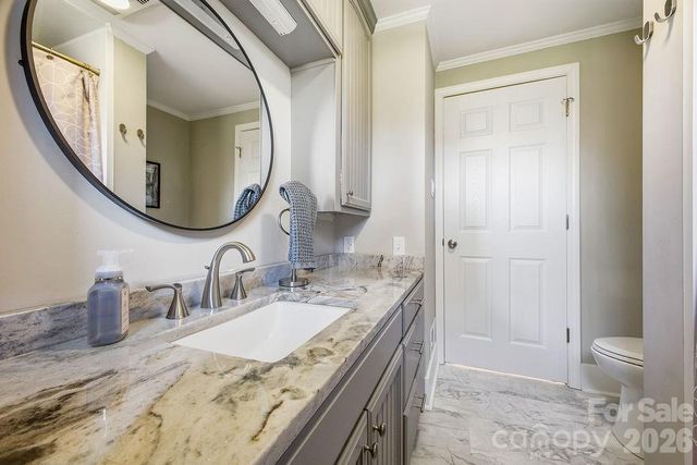 2841 20th Street NE, Hickory, NC 28601