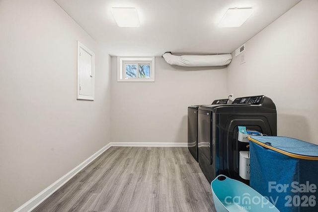 2841 20th Street NE, Hickory, NC 28601