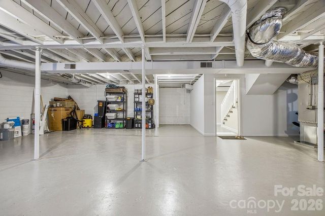 2841 20th Street NE, Hickory, NC 28601