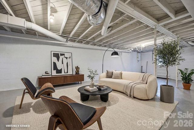 2841 20th Street NE, Hickory, NC 28601