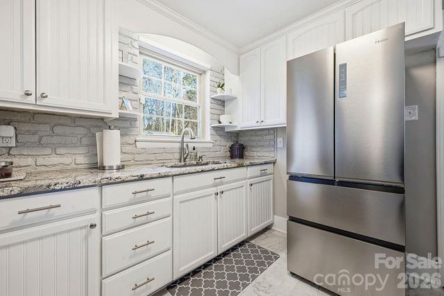 2841 20th Street NE, Hickory, NC 28601