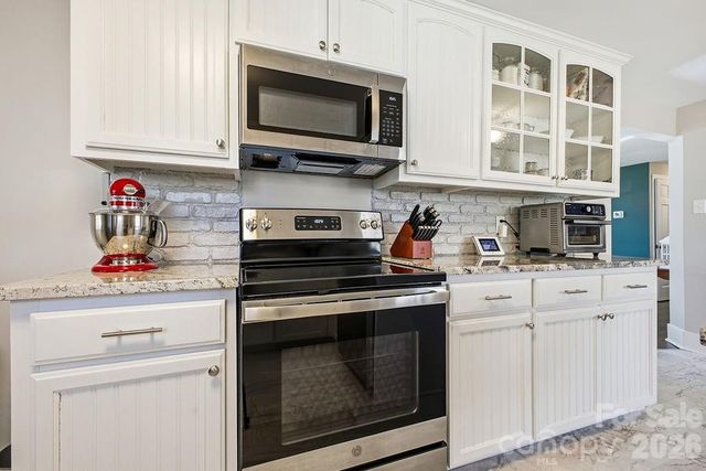 2841 20th Street NE, Hickory, NC 28601