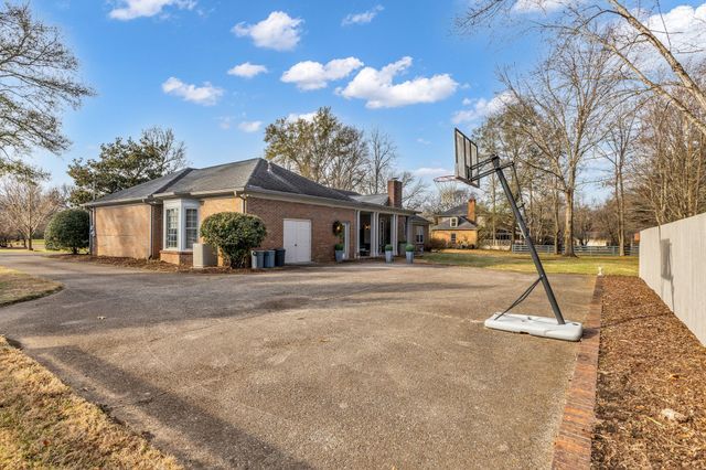 2418 McIntyre Ct, Franklin, TN 37069