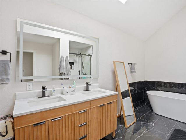 2044 Whippoorwill Lane, Carrollton, TX 75006