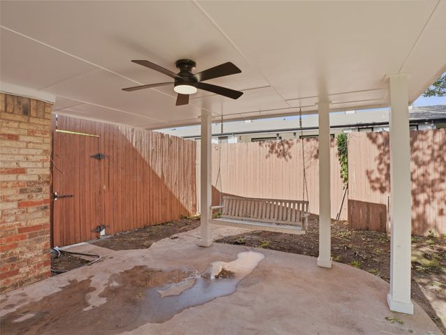 2044 Whippoorwill Lane, Carrollton, TX 75006