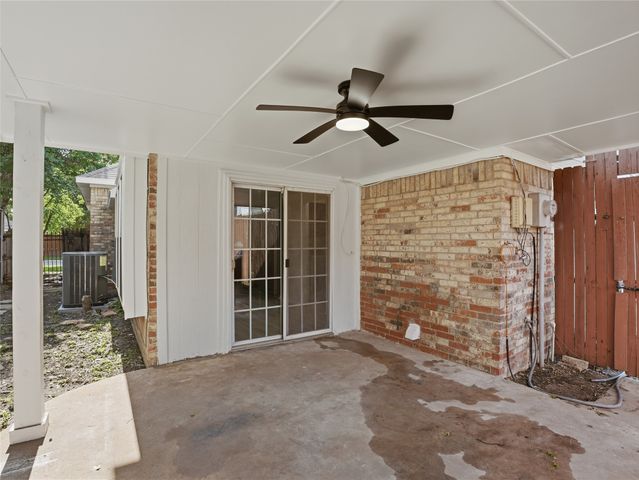 2044 Whippoorwill Lane, Carrollton, TX 75006