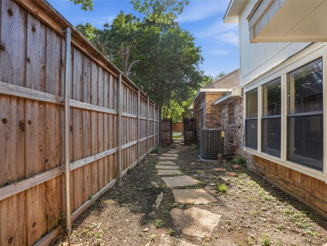 2044 Whippoorwill Lane, Carrollton, TX 75006