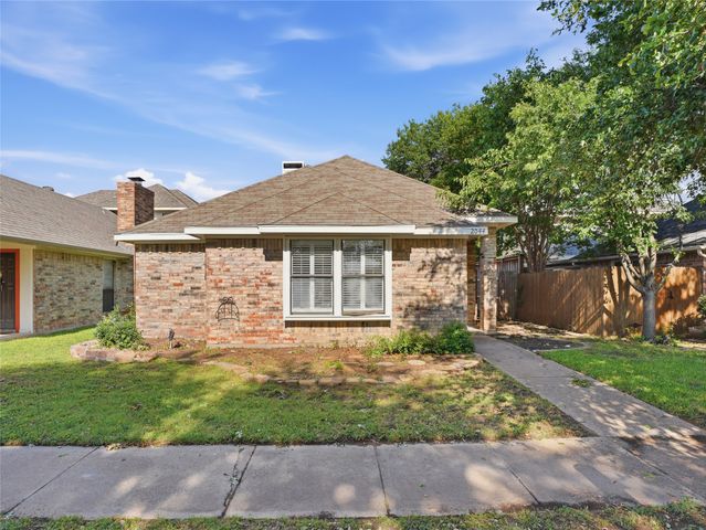 2044 Whippoorwill Lane, Carrollton, TX 75006