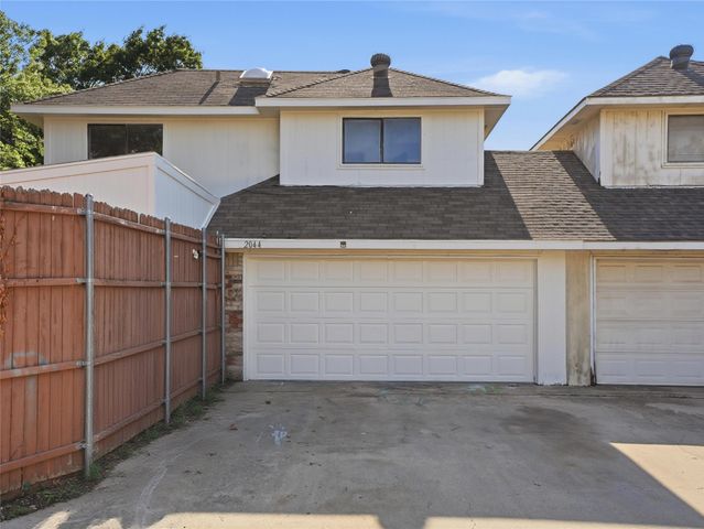 2044 Whippoorwill Lane, Carrollton, TX 75006