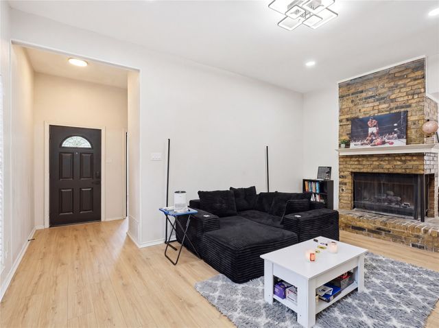 2044 Whippoorwill Lane, Carrollton, TX 75006