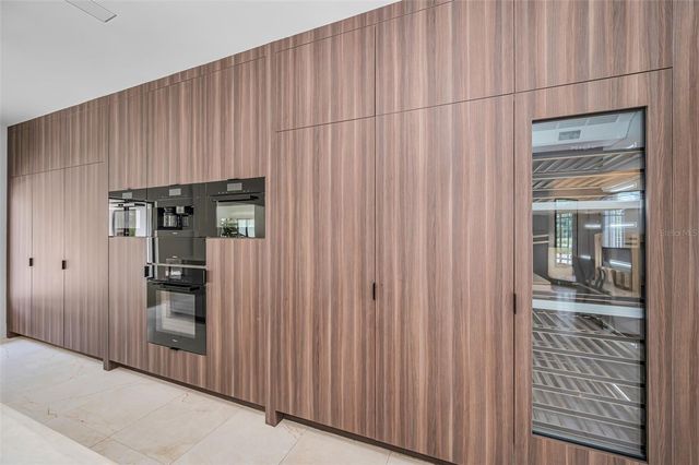 2521 LAKE ELLEN DRIVE, Tampa, FL 33618