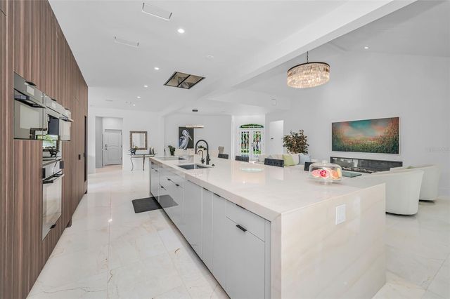 2521 LAKE ELLEN DRIVE, Tampa, FL 33618