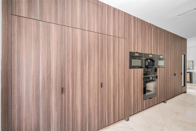 2521 LAKE ELLEN DRIVE, Tampa, FL 33618