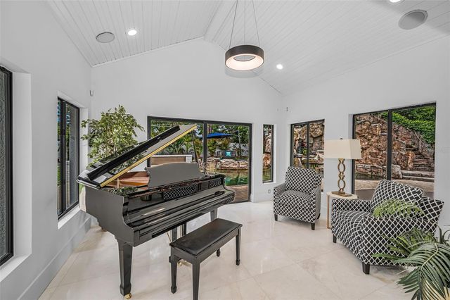 2521 LAKE ELLEN DRIVE, Tampa, FL 33618