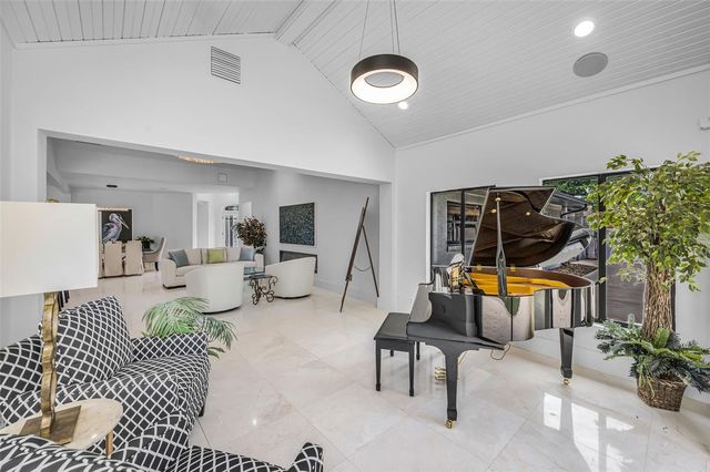 2521 LAKE ELLEN DRIVE, Tampa, FL 33618