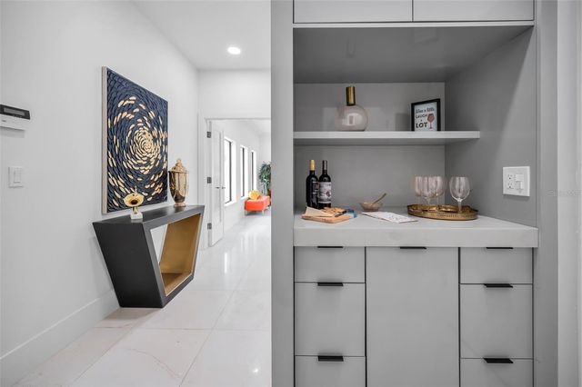 2521 LAKE ELLEN DRIVE, Tampa, FL 33618