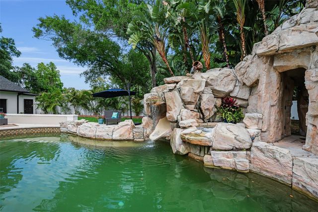 2521 LAKE ELLEN DRIVE, Tampa, FL 33618