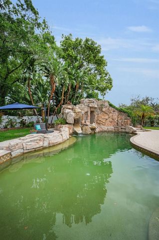 2521 LAKE ELLEN DRIVE, Tampa, FL 33618