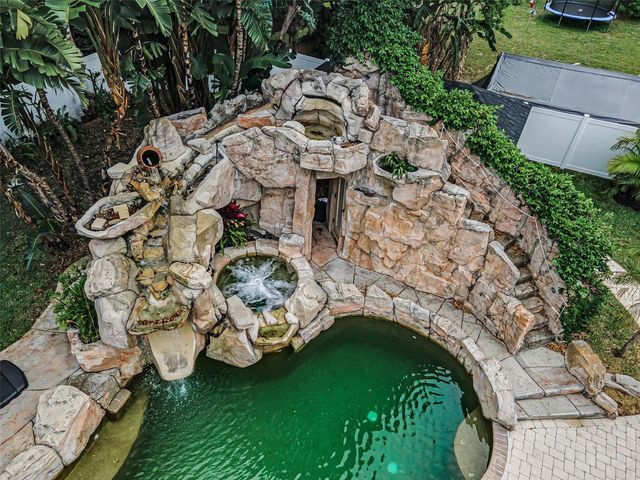 2521 LAKE ELLEN DRIVE, Tampa, FL 33618