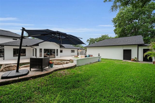 2521 LAKE ELLEN DRIVE, Tampa, FL 33618