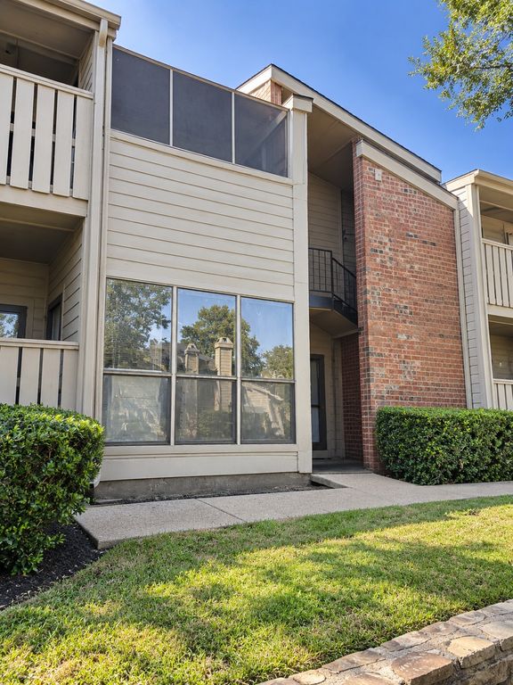 9600 Royal Lane 302, Dallas, TX 75243