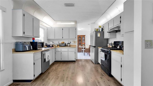 3256 NW 123rd Ter, Sunrise, FL 33323