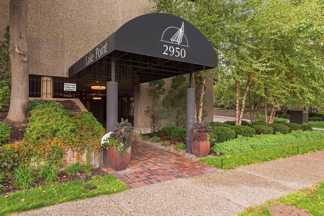 2950 Dean Parkway 1903-4, Minneapolis, MN 55416