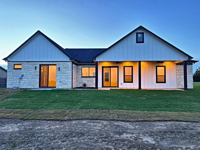 8236 Kelly Lane, Alvarado, TX 76009