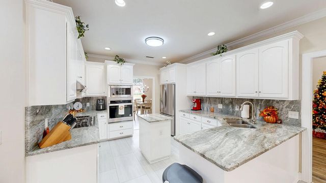 117 Sawgrass Drive, Dothan, AL 36303
