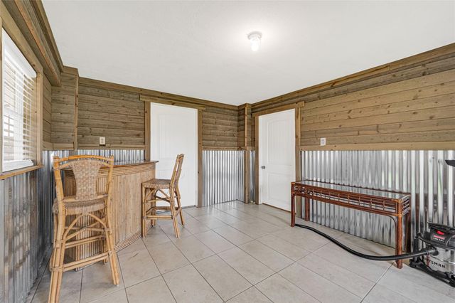 1227 Sailfish St, Hitchcock, TX 77563