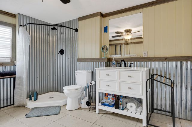 1227 Sailfish St, Hitchcock, TX 77563