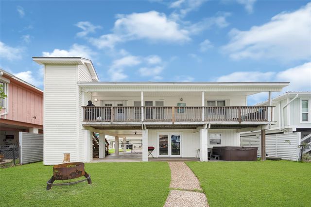 1227 Sailfish St, Hitchcock, TX 77563