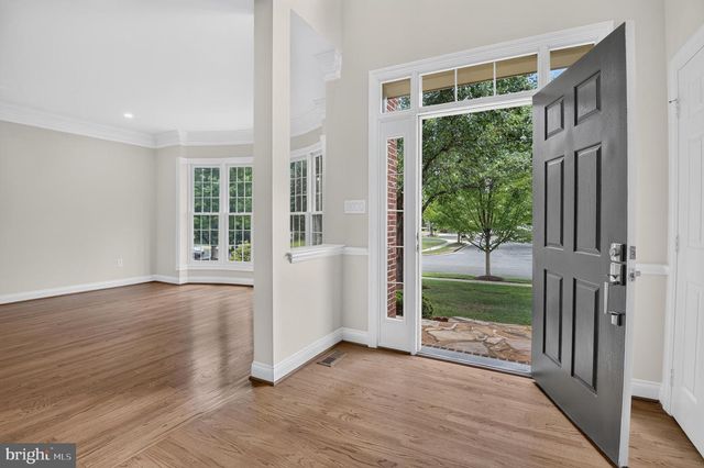 13621 PINE VIEW LN, Rockville, MD 20850