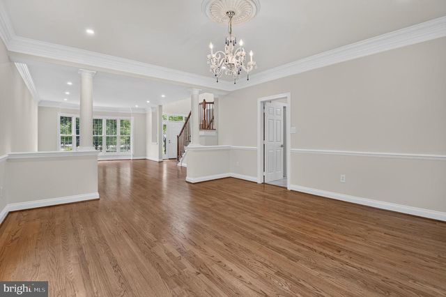 13621 PINE VIEW LN, Rockville, MD 20850