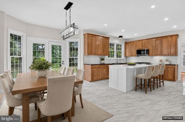 13621 PINE VIEW LN, Rockville, MD 20850