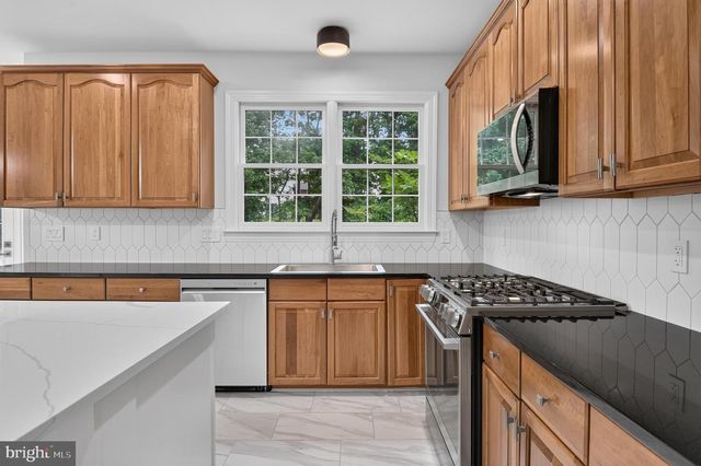 13621 PINE VIEW LN, Rockville, MD 20850