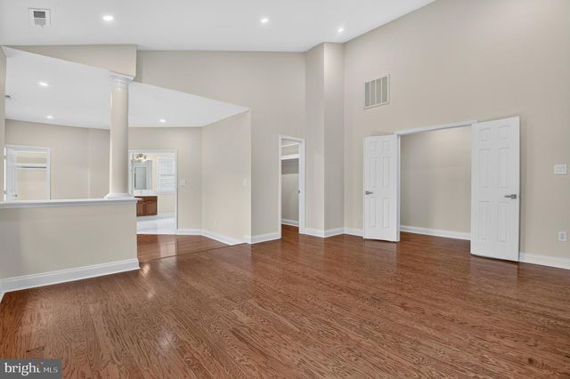13621 PINE VIEW LN, Rockville, MD 20850
