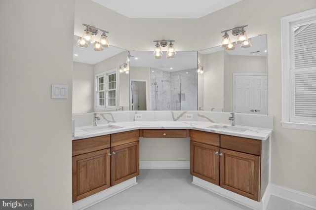 13621 PINE VIEW LN, Rockville, MD 20850