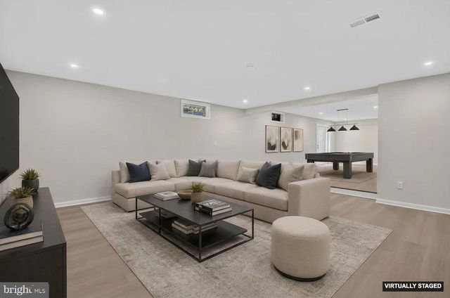 13621 PINE VIEW LN, Rockville, MD 20850