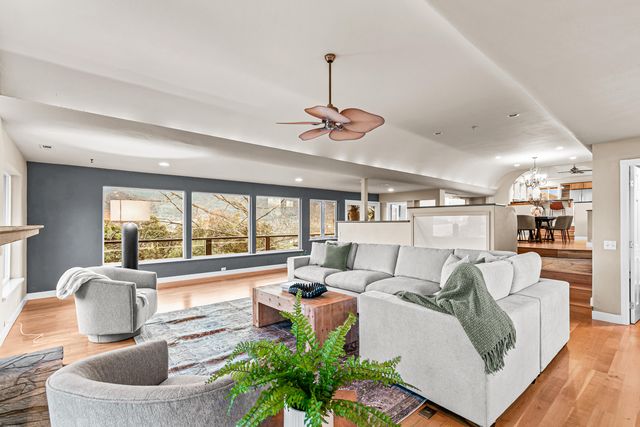 157 Ashland Acres Road, Ashland, OR 97520