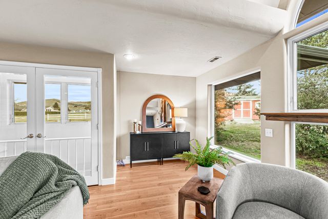 157 Ashland Acres Road, Ashland, OR 97520