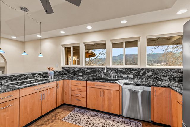 157 Ashland Acres Road, Ashland, OR 97520