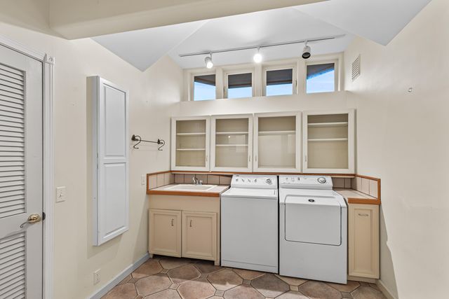 157 Ashland Acres Road, Ashland, OR 97520