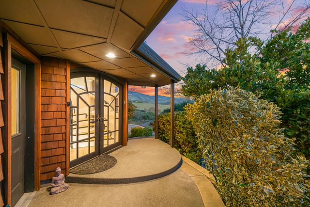 157 Ashland Acres Road, Ashland, OR 97520