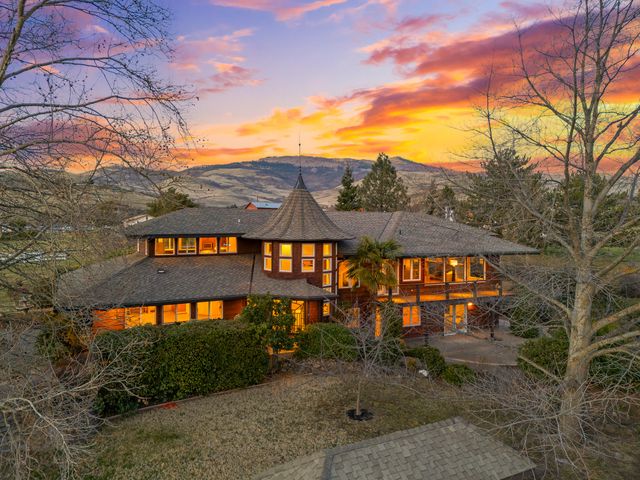 157 Ashland Acres Road, Ashland, OR 97520