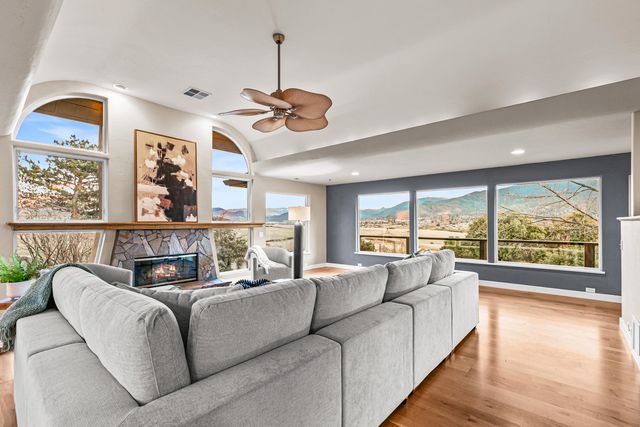 157 Ashland Acres Road, Ashland, OR 97520