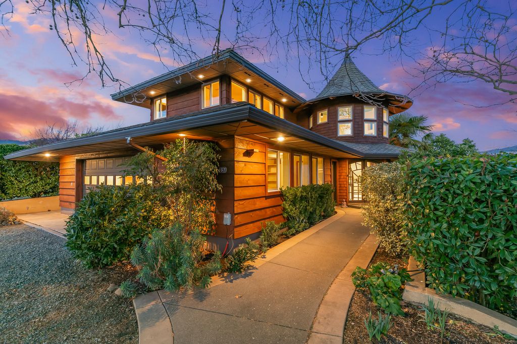 157 Ashland Acres Road, Ashland, OR 97520